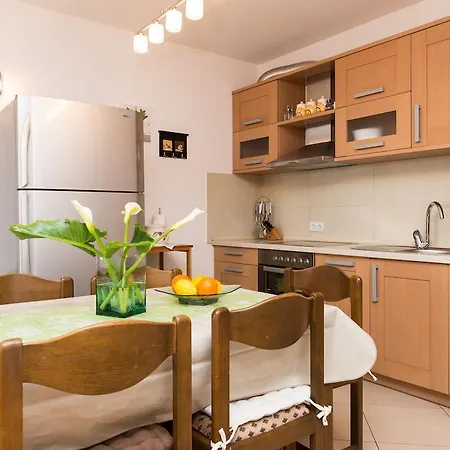 Apartman Mia *