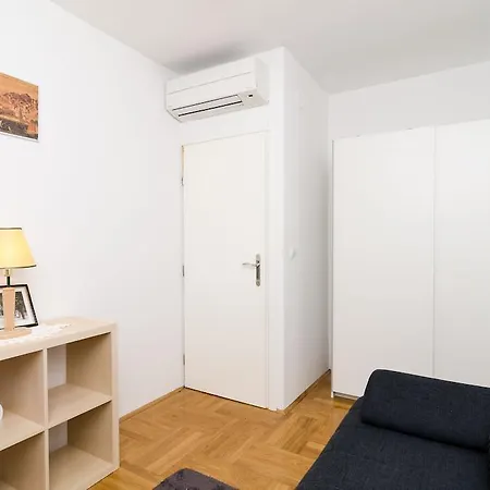 Apartman Mia *